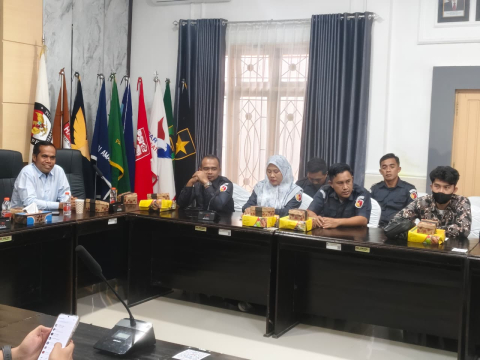 Ketua dan Anggota Bawaslu Kota Kendari