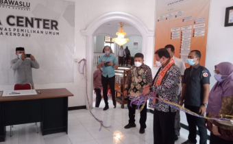 Ketua Bawaslu RI Tinjau Sarana-Prasarana Bawaslu Kendari, Beri Pesan Ini