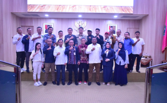 Pemkot Kendari, KPU dan Parpol Tandatangani Kesepakatan Bersama Penertiban APS/APK